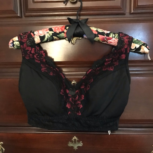Rhonda Shear Black With Red Lace Soft Cup Bra Bralette Size Medium Style 679 - Picture 4 of 6